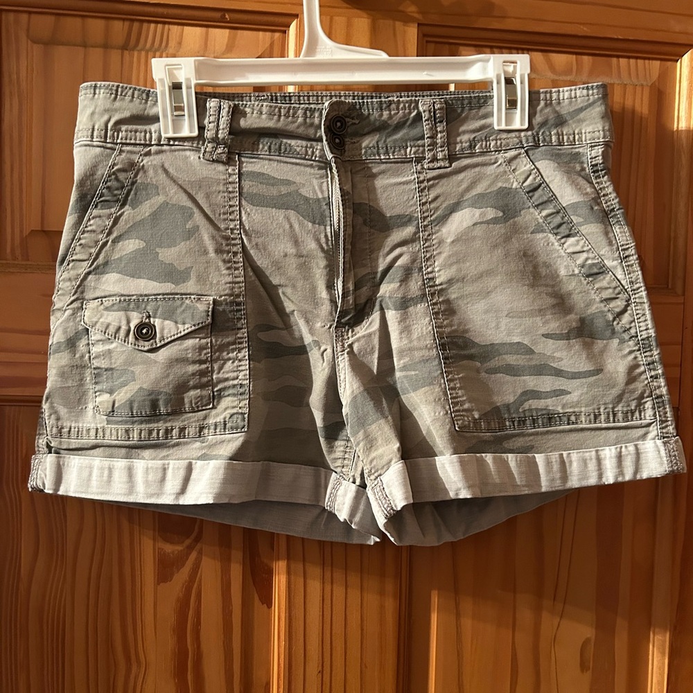 Time and Tru Gray Cargo Shorts Relaxed Fit